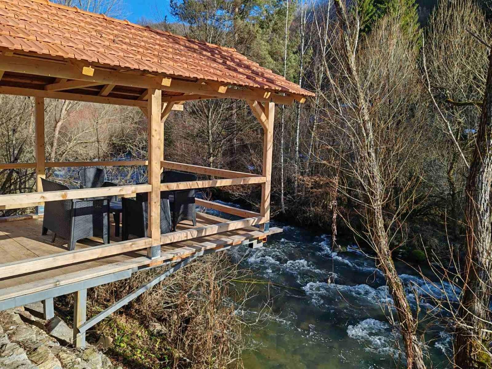 Tosic Etno Kamp Holiday home *