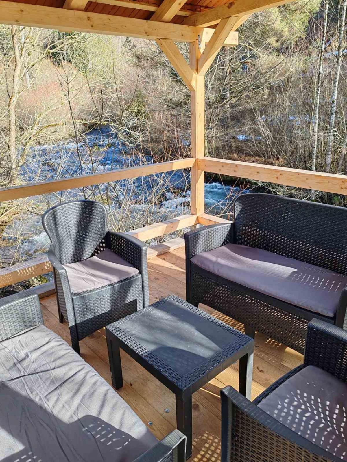 Tosic Etno Kamp Holiday home Pirot
